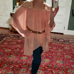 NWOT Beautiful chiffon cold shoulder tunic